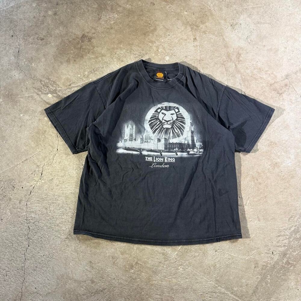 Vintage Y2K Black The Lion King London Graphic T-Shirt
